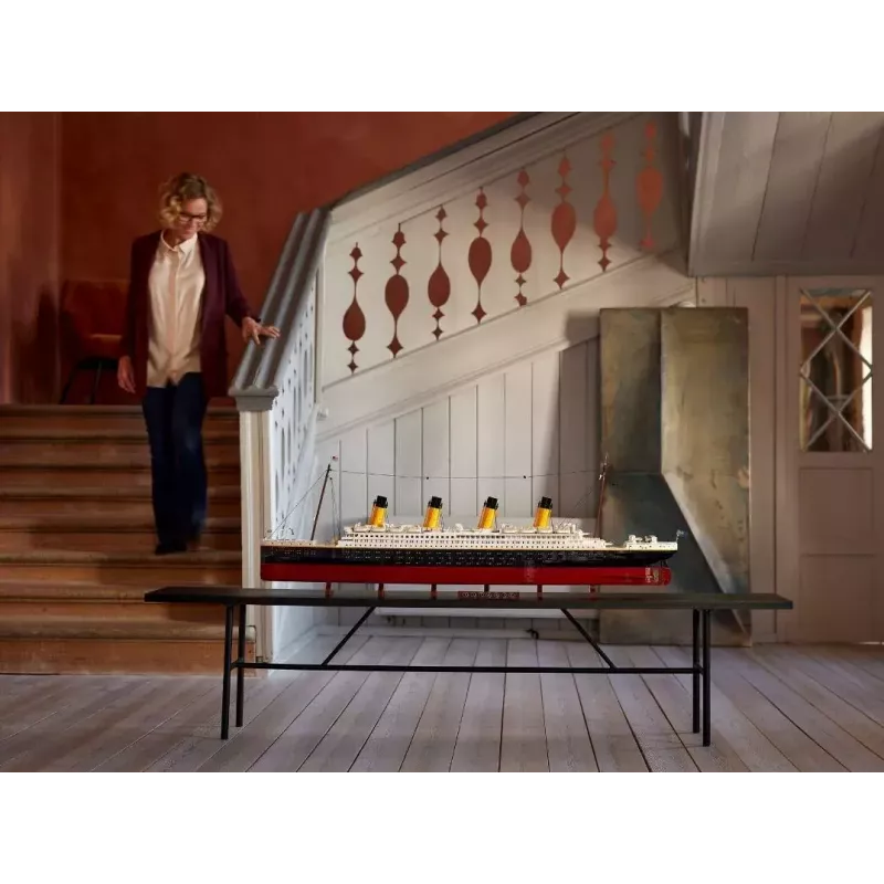 LEGO rinkinys ICONS 10294 Titanic modelio kopija — 9 090 detalių, 18+
