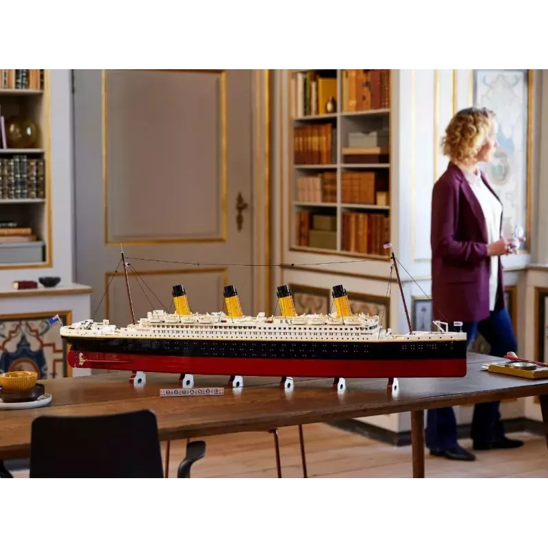 LEGO rinkinys ICONS 10294 Titanic modelio kopija — 9 090 detalių, 18+
