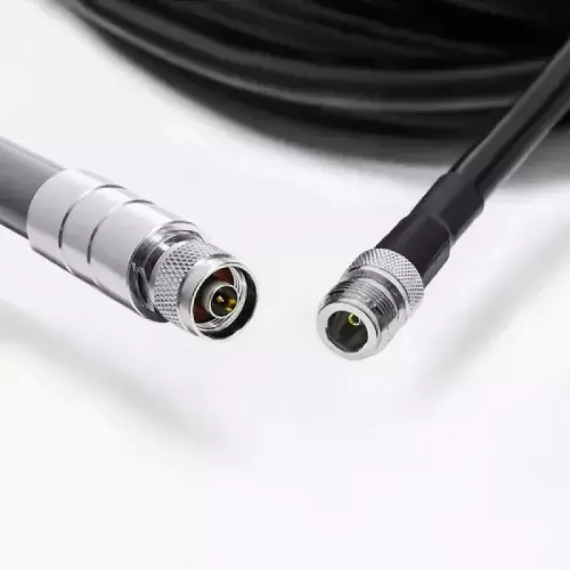 Koaksialinis kabelis Qoltec 57028 N-type RP-SMA LMR400 5 m Juodas
