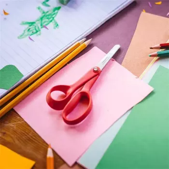 Žirklės Fiskars Classic tiesiam kirpimui vaikams, viena ašmenė, raudona/sidabrinė