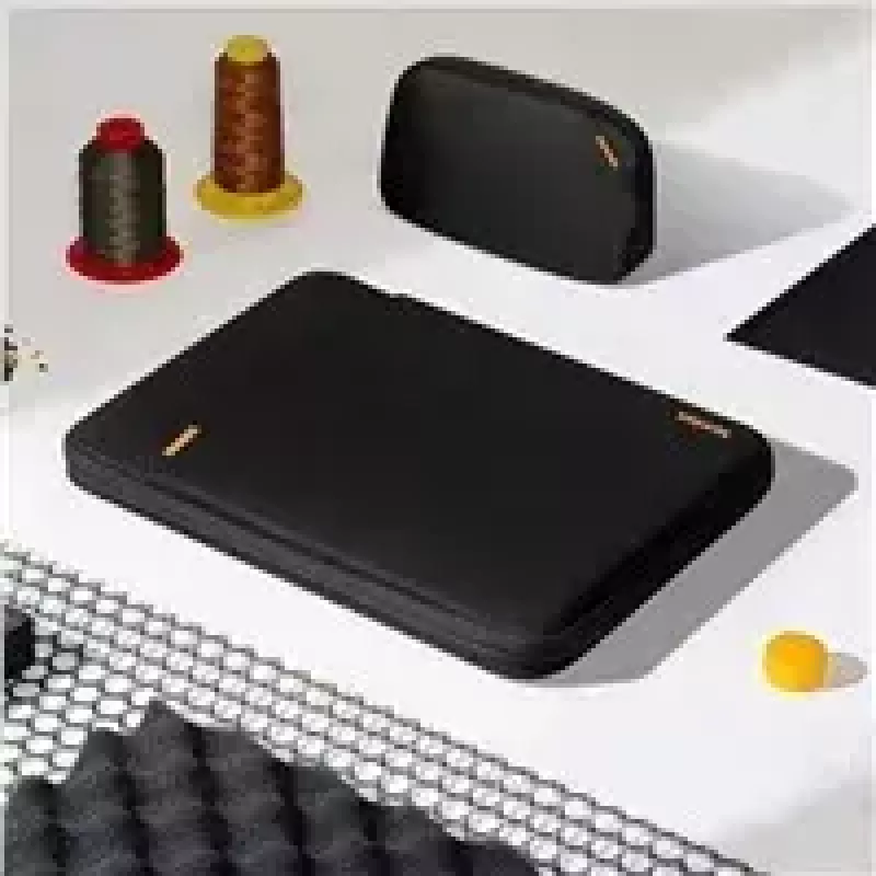 Tomtoc TOM-A13-C12D įmautės rinkinys 13 colių MacBook Pro / Air – juoda