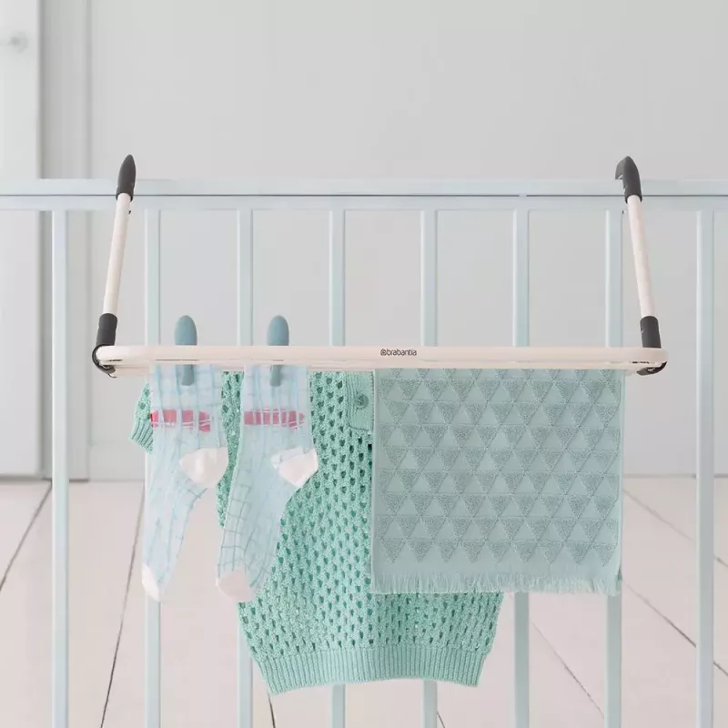 Pakabinama segtukų skalbinių džiovyklė Brabantia 102769 juoda sidabrinė 710 mm