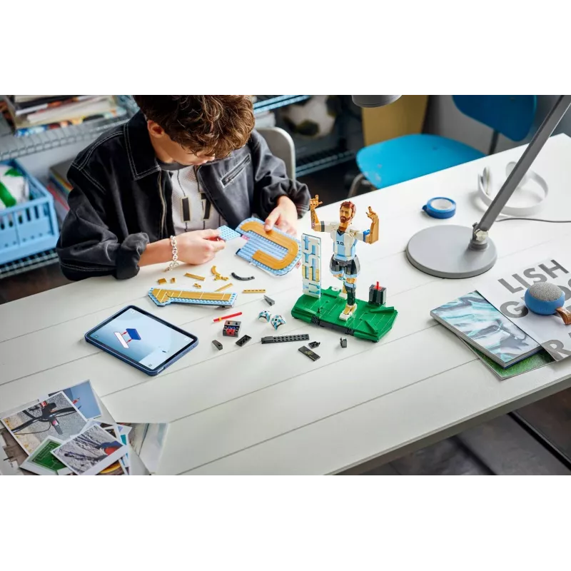 LEGO Editions Sports 43015 Lionel Messi — futbolo legenda