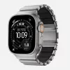 NOMAD Stratos Band - titaninis dirželis, skirtas Apple Watch 49mm su FKM (natūralus titanas, juodas FKM)