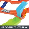 Hot Wheels Action Loop Cyclone Challenge trasos rinkinys su 1:64 mastelio mašinėle, lengvas saugojimas