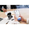 Cellularline Nebit – TWS vertėjas NEBIT TWS ausinės su realaus laiko vertimo funkcionalumu. Elegantiškos ir išmanios, sukurtos įveikti kalbų barjerus ir palaikyti momentinį bendravimą bei transkripciją.