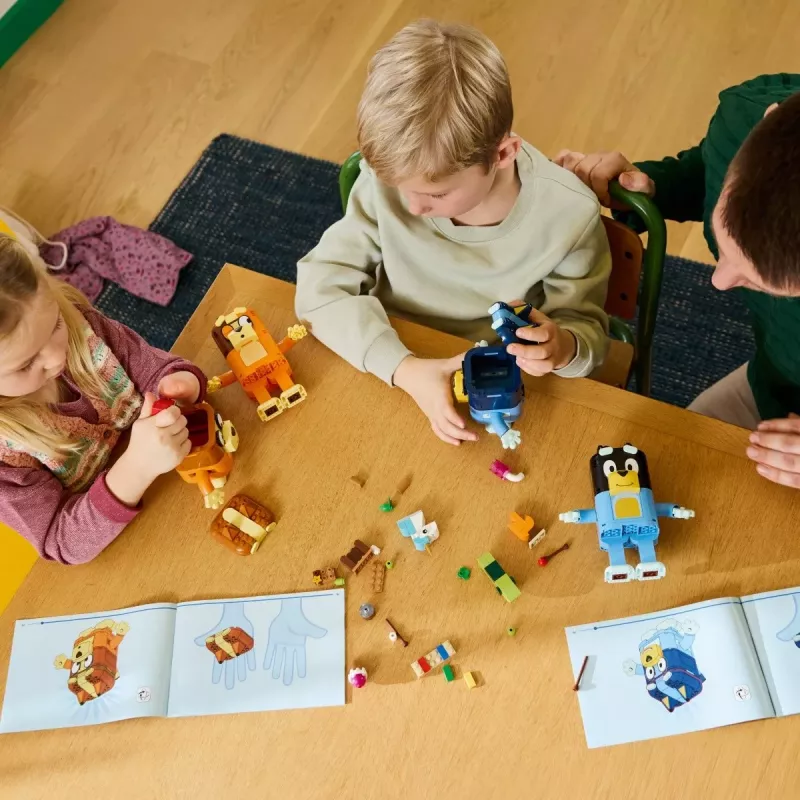 LEGO Bluey 11217 Iš kaladėlių sukurta Bluey šeima (466 d.)
