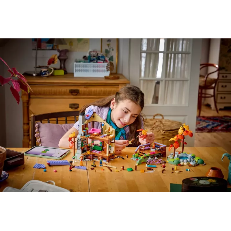 LEGO Friends 42705 Jaukus rudens miško namelis (1229 d.)