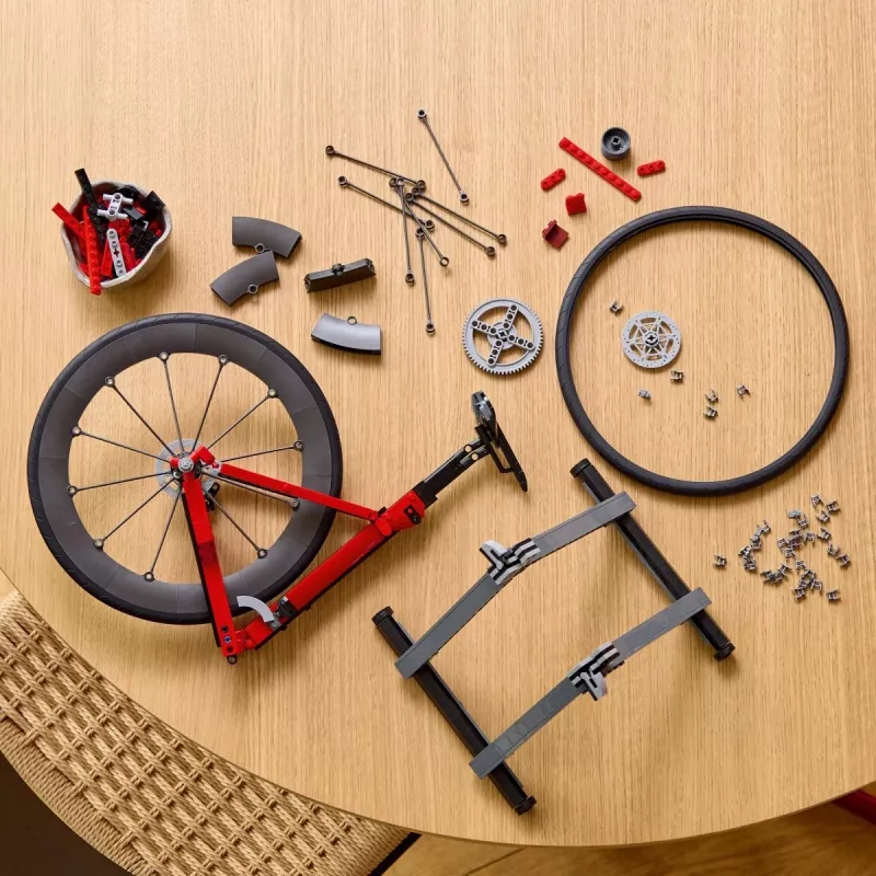LEGO Icons 11380 Plento Dviračio Konstruktorius, 1015 Detalių, Nuo 18 Metų