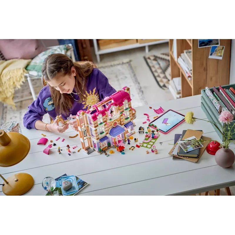 LEGO Friends 42704 Heartlake City Grand Hotel