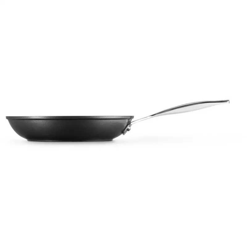 Le Creuset sustiprinta nesvylančioji negili keptuvė, 28 cm, juoda