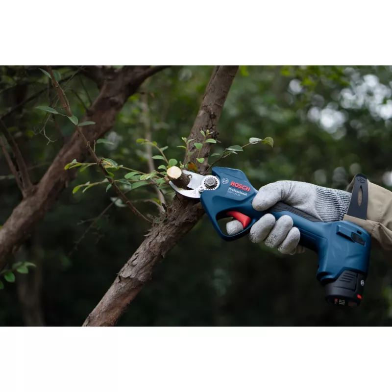 Bosch GGP 12V-25 Professional belaidės genėjimo žirklės su 2x3.0Ah akumuliatoriais