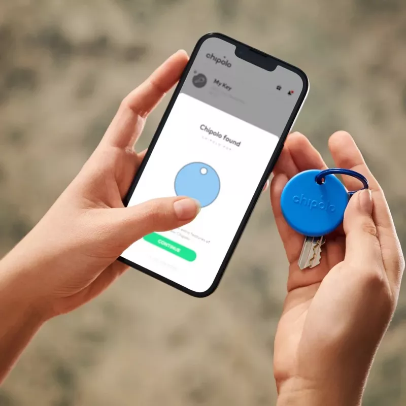 Chipolo POP Bluetooth Tracker su keičiama baterija, skirta iOS ir Android, mėlyna