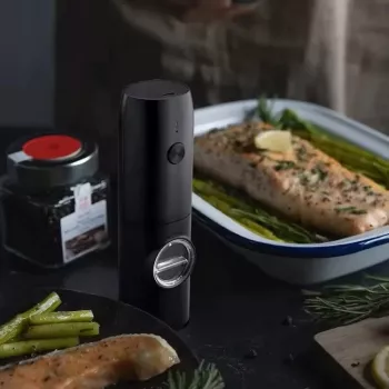 PROMIS MP35X2 Elektrinis druskos ir pipirų malūnėlių rinkinys su stovu, nerūdijantis plienas/sidabras, 2x 220 mm, keraminis malūnėlis, maitinamas baterijomis, LED šviesa