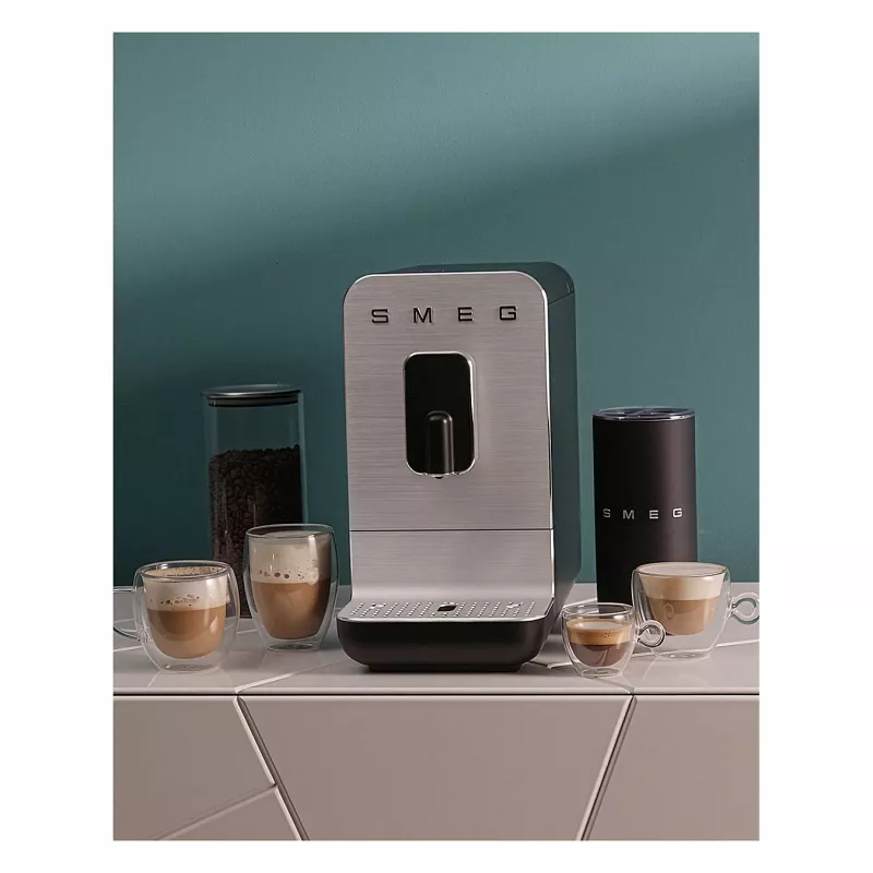 SMEG BCC11BLMEU Kavos aparatas su pupelių malimu ir garų funkcija, matinė juoda