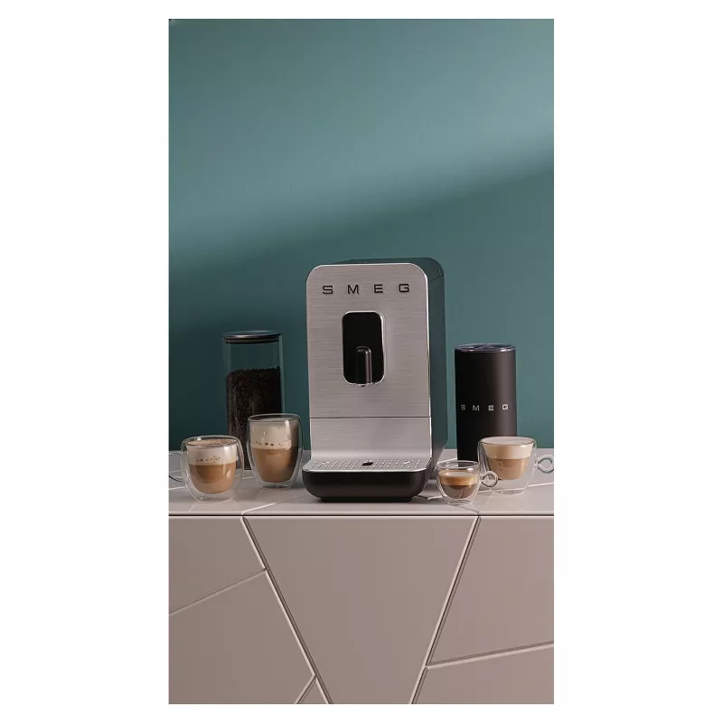 SMEG BCC11BLMEU Kavos aparatas su pupelių malimu ir garų funkcija, matinė juoda