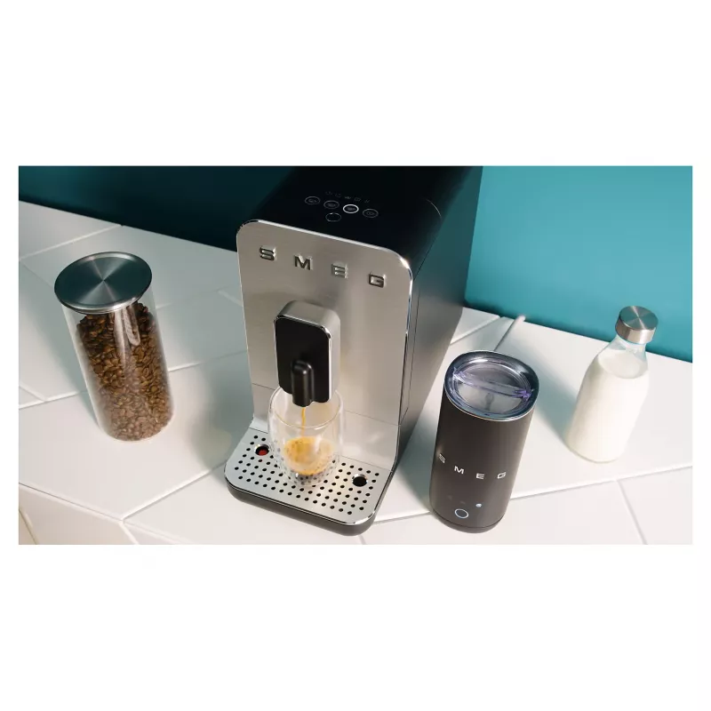 SMEG BCC11BLMEU Kavos aparatas su pupelių malimu ir garų funkcija, matinė juoda