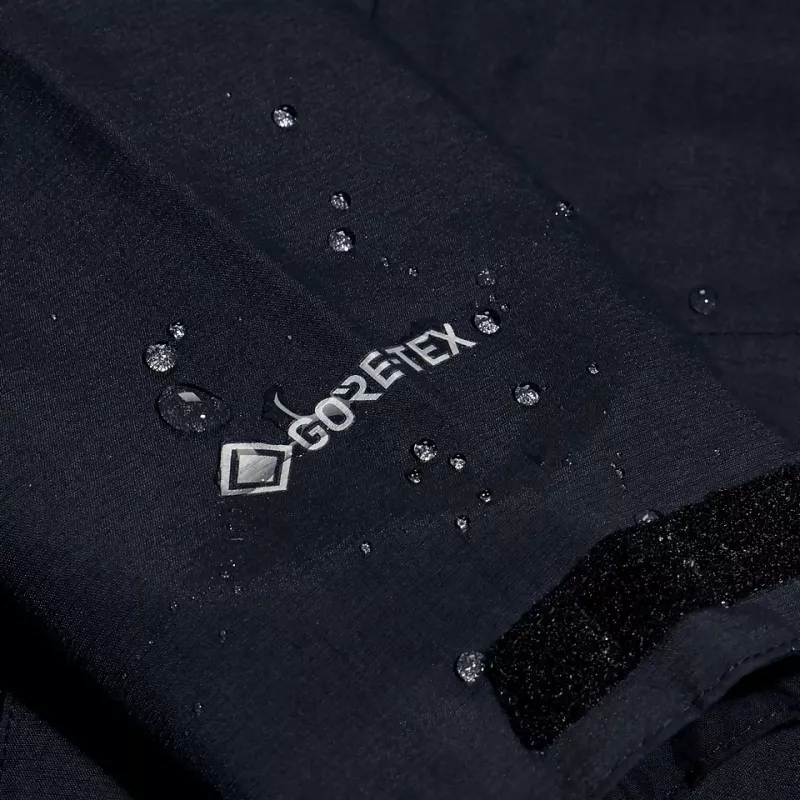 Berghaus Hillwalker Gore-Tex InterActive Jacket - Moteriška striukė, dydis M (juoda)