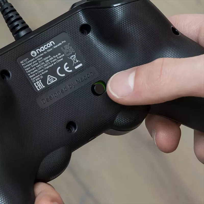 Nacon Compact Pro Wired Controller, skirtas Xbox Series X|S, Xbox One ir PC – baltas