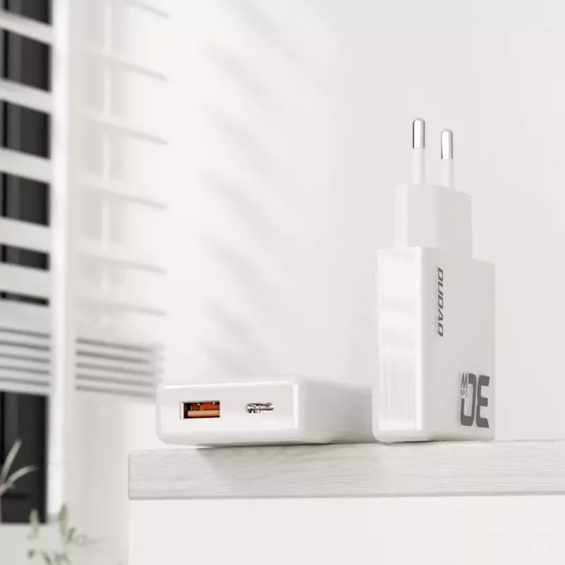 Dudao A30EU GaN 30W USB-C USB-A sieninis įkroviklis su USB-C į USB-C kabeliu 1m baltas