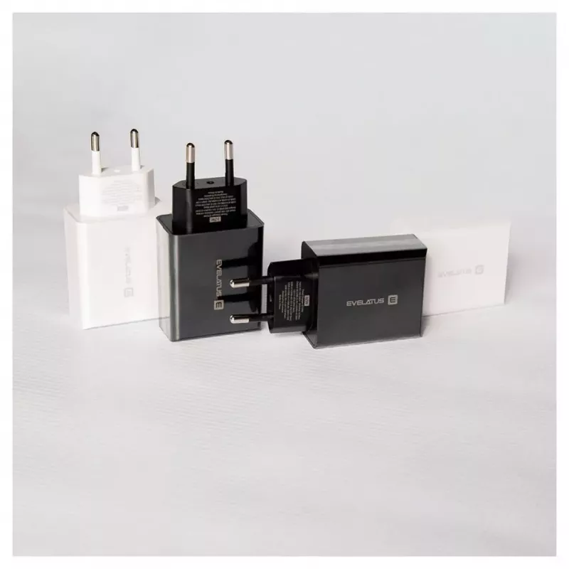 EVELATUS Travel Charger EU Wall 3 Ports 32W USB-C / USB-A2 ETC06 Black