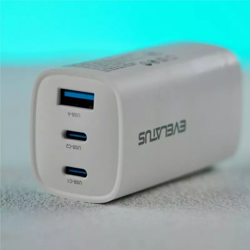 Evelatus 65W Max Fast Charger CN USB-C1/USB-C1/USB-A White