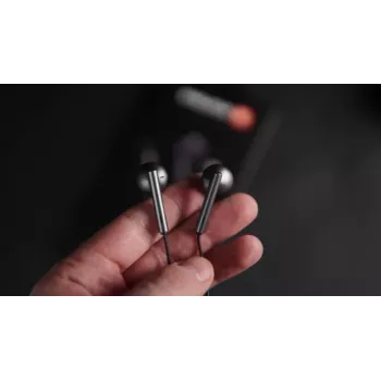 Evelatus Crystal Clear Audio ausinės su 3,5 mm lizdu ir mikrofonu CCA-3.5BL juodos
