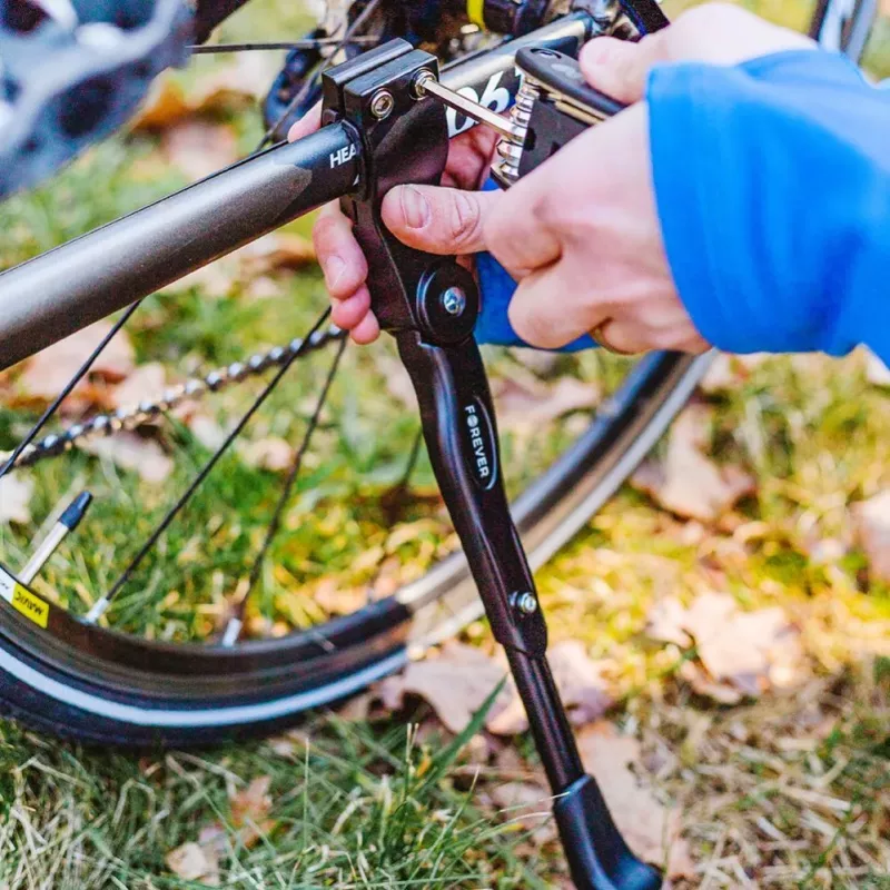 Forever Outdoor Bikes Kickstand - Aliuminio lydinio šoninis stovas 24-29 colių dviračiams, juodas