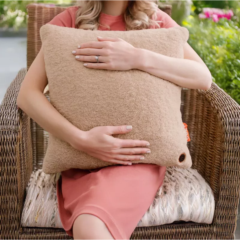 Bodi-Tek BT-CSHT2-W-LC-PB10 COZY Una Šildoma komforto pagalvėlė 45 x 45 cm, šviesaus šokolado