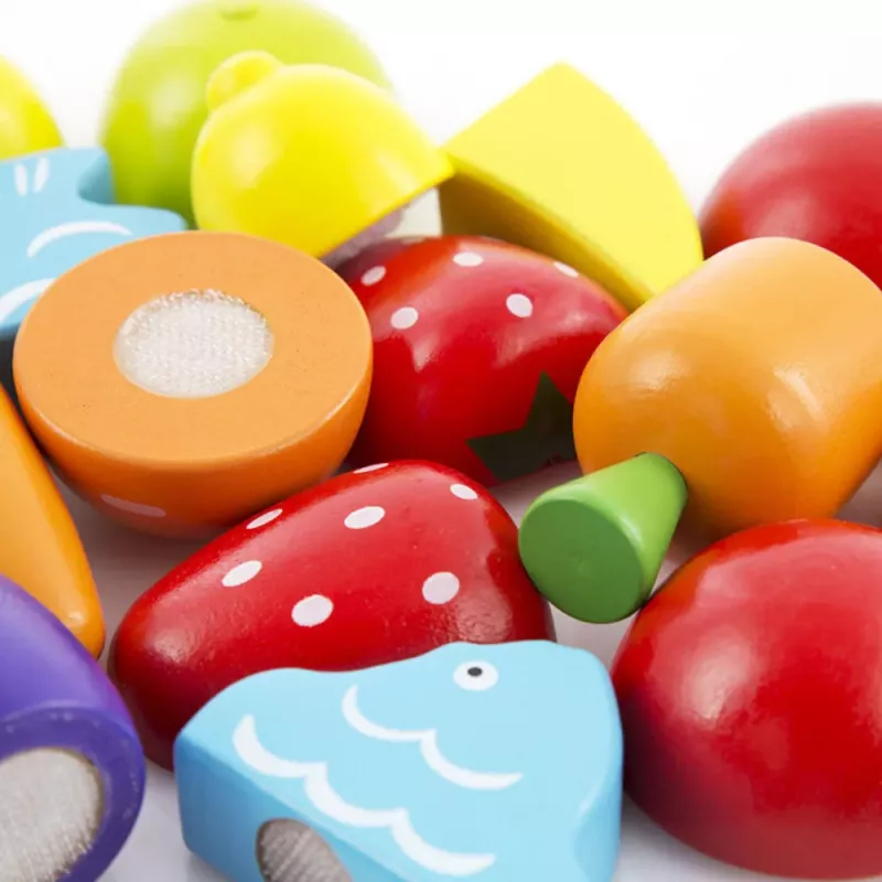 LEAN TOYS Daržovių ir vaisių pjaustymo rinkinys su pjaustymo lenta, peiliu ir mediniu kibirėliu