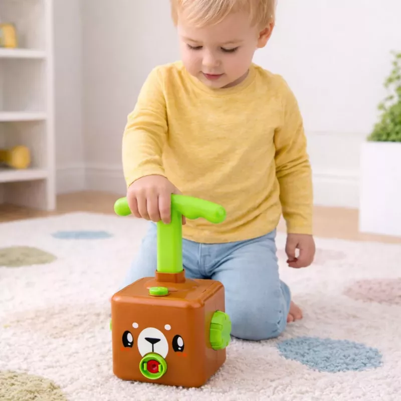 LEAN TOYS Žaidimų rinkinys su balionų paleidimo įrenginiu, automobiliukais ir meškiuku vaikams