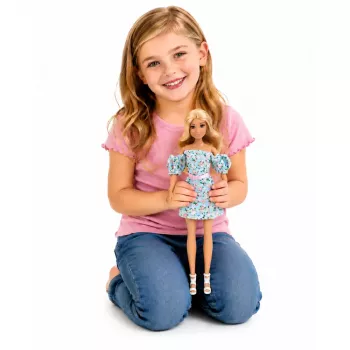 LEAN TOYS Anlily mados lėlė su mėlyna gėlėta suknele, rankine ir aksesuarų rinkiniu