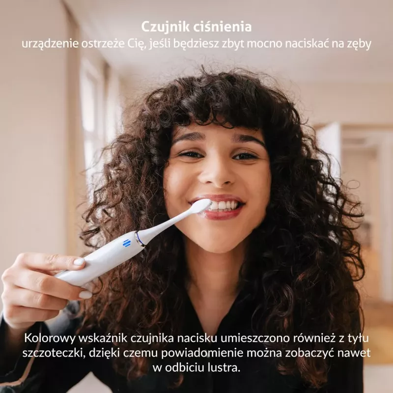 TrueLife SonicBrush Clean70 UV dantų šepetėlis su UV sterilizatoriumi, 5 režimai, 3 šepetėlių galvutės, kelioninis dėklas, juodas