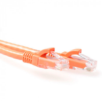 ACT IS1515 15m oranžinis Cat6 U/UTP patch laidas su apsauginiais fiksatoriais