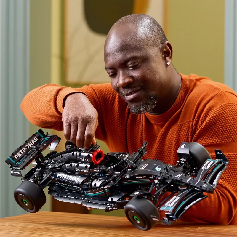 LEGO Technic modelio rinkinys Mercedes‑AMG F1 W14 E Performance — 1 432 detalės, rekomenduojamas amžius 18+