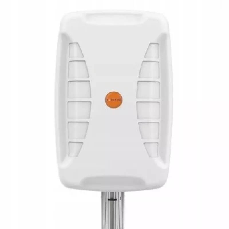 Tinklo antena Poynting XPOL-24 SMA, dviejų juostų 0,617–0,96 ir 1,71–4,2 GHz, stiprinimas 11 dBi, 50 Ω, SMA kištukas