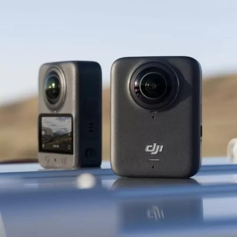 Veiksmo kamera DJI Osmo 360 Standard Combo — 8K itin didelės raiškos, 120 MP CMOS, 240 kadrų per sekundę, elektroninis stabilizavimas, 2 colių ekranas, MicroSD, 183 g, juoda