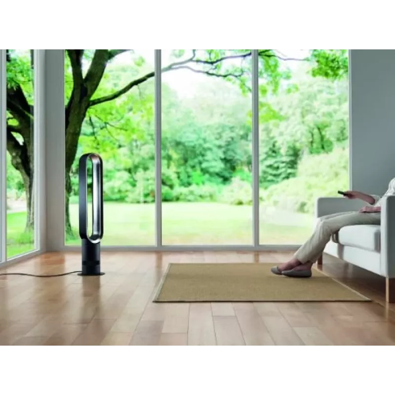 Dyson Cool AM07 durų skambučio aušinimo ventiliatorius, stovintis ant grindų, sidabrinis baltas
