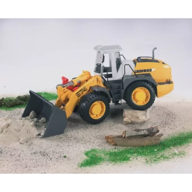 Liebherr L574 šarnyrinis kelio krautuvas