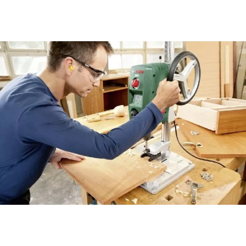 Bosch PBD 40 stalinė gręžimo mašina beraktė 710 W