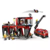 Konstruktorius LEGO City gaisrinė su sukiojamų kopėčių automobiliu 60414 — 843 detalės, 5 minifigūrėlės, 220×320×140 mm