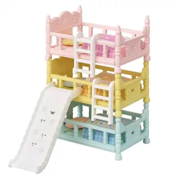EPOCH Sylvanian Families Trigubos lovos - Lėlių namelio baldai, 3 pakopos, balta su rožiniais akcentais, su kopėčiomis ir 3 čiužiniais, kūdikių figūrėlėms, nuo 3 metų