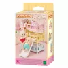 EPOCH Sylvanian Families Trigubos lovos - Lėlių namelio baldai, 3 pakopos, balta su rožiniais akcentais, su kopėčiomis ir 3 čiužiniais, kūdikių figūrėlėms, nuo 3 metų