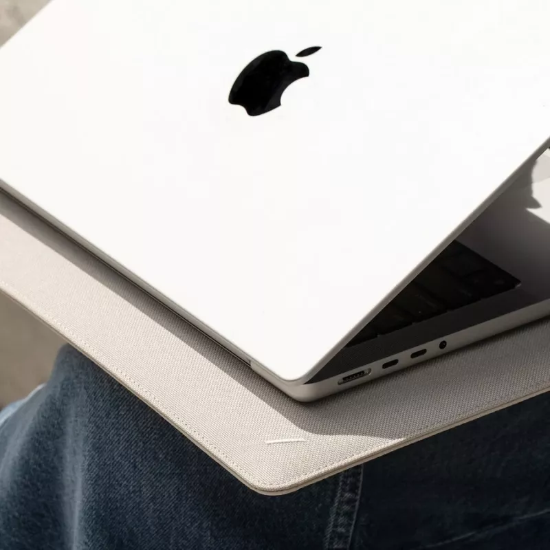 Native Union Stow Slim Sleeve, skirta MacBook 13/14 inch - smiltainio spalvos