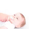 BRUSH BABY dantenų valymo servetėlės su ramunėlėmis ir ksilitoliu 0–16 mėn., 20 vnt.