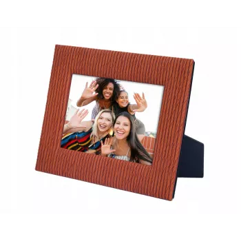 Stovintis nuotraukų rėmelis 10x15 cm nuotraukai, rudas, portretinis/peizažinis, Loveinstant Brown