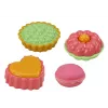 LEAN TOYS Arbatos rinkinys lagamine - 15 dalių skardinis stalo indų rinkinys su puodeliais, lėkštelėmis, pyrago stovu ir padėklu - rožinė, mėlyna, balta gėlių raštas - nešiojamas vaidmenų žaidimo žaislas vaikams nuo 3 metų
