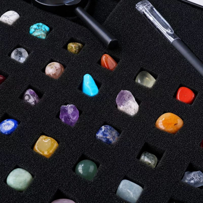 LEAN TOYS Mineralinių akmenų ir natūralių kristalų rinkinys su didinamuoju stiklu ir rašikliu, 43 vnt.