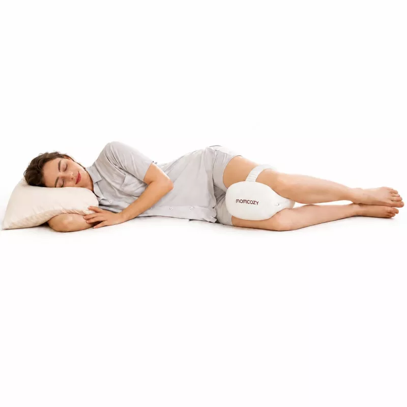 Momcozy EP001 Ergonominė atminties putų pagalvėlė po keliais šoniniam miegui, kreminės baltos spalvos