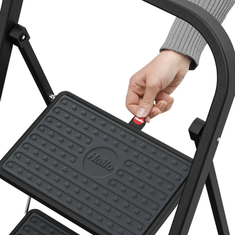 HAILO K44 StandardLine sulankstomas laiptelis su apsaugine rankena, 2 pakopos, plieninis, juodas, 150 kg